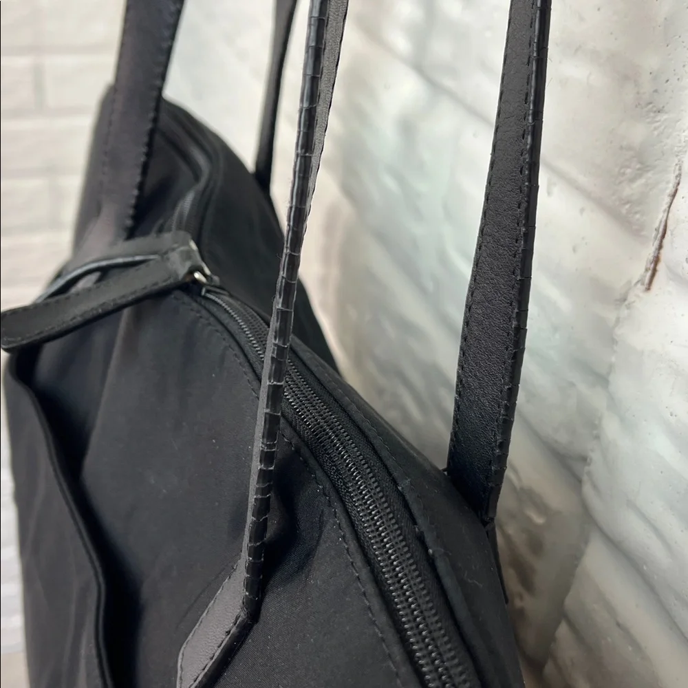 HOBO INTERNATIONAL LAPTOP BAG NYLON AND LEATHER ZIP AROUND PADDED 16x20